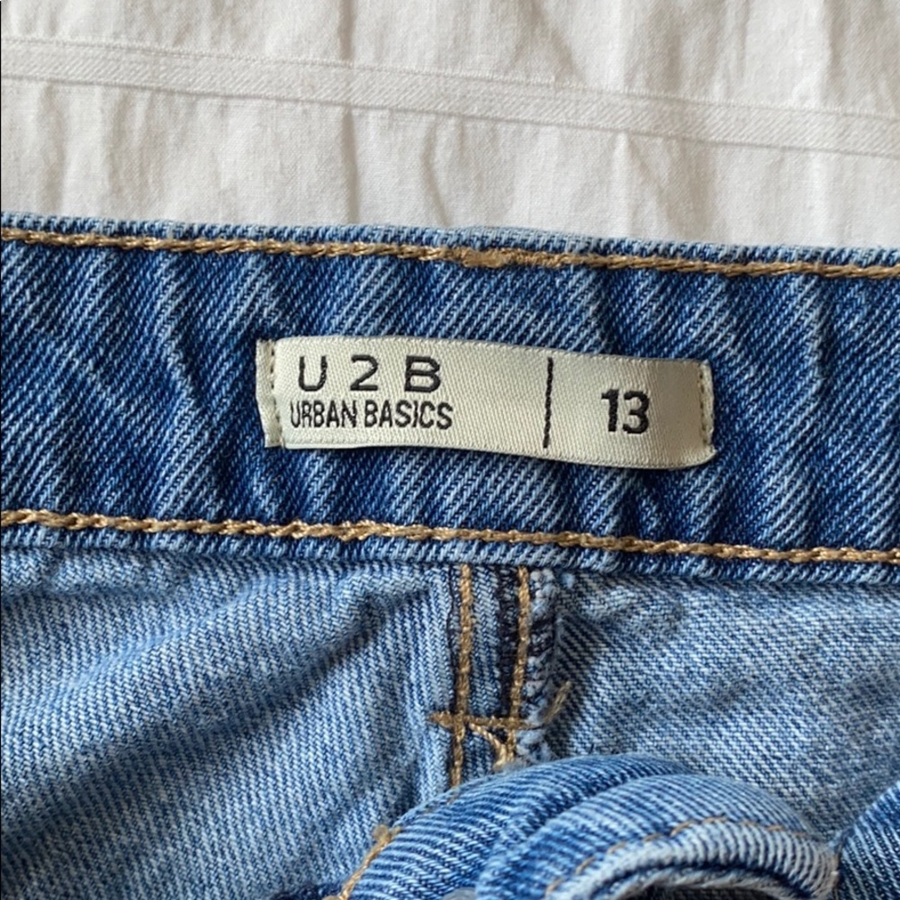 Clothing - Picture 6 of 6